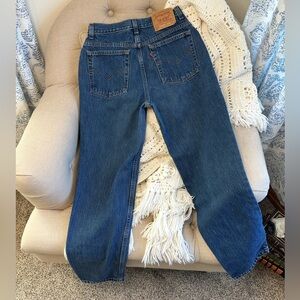 Vintage Levi’s 512, women’s 10 regular, short inseam. Production date 10/99